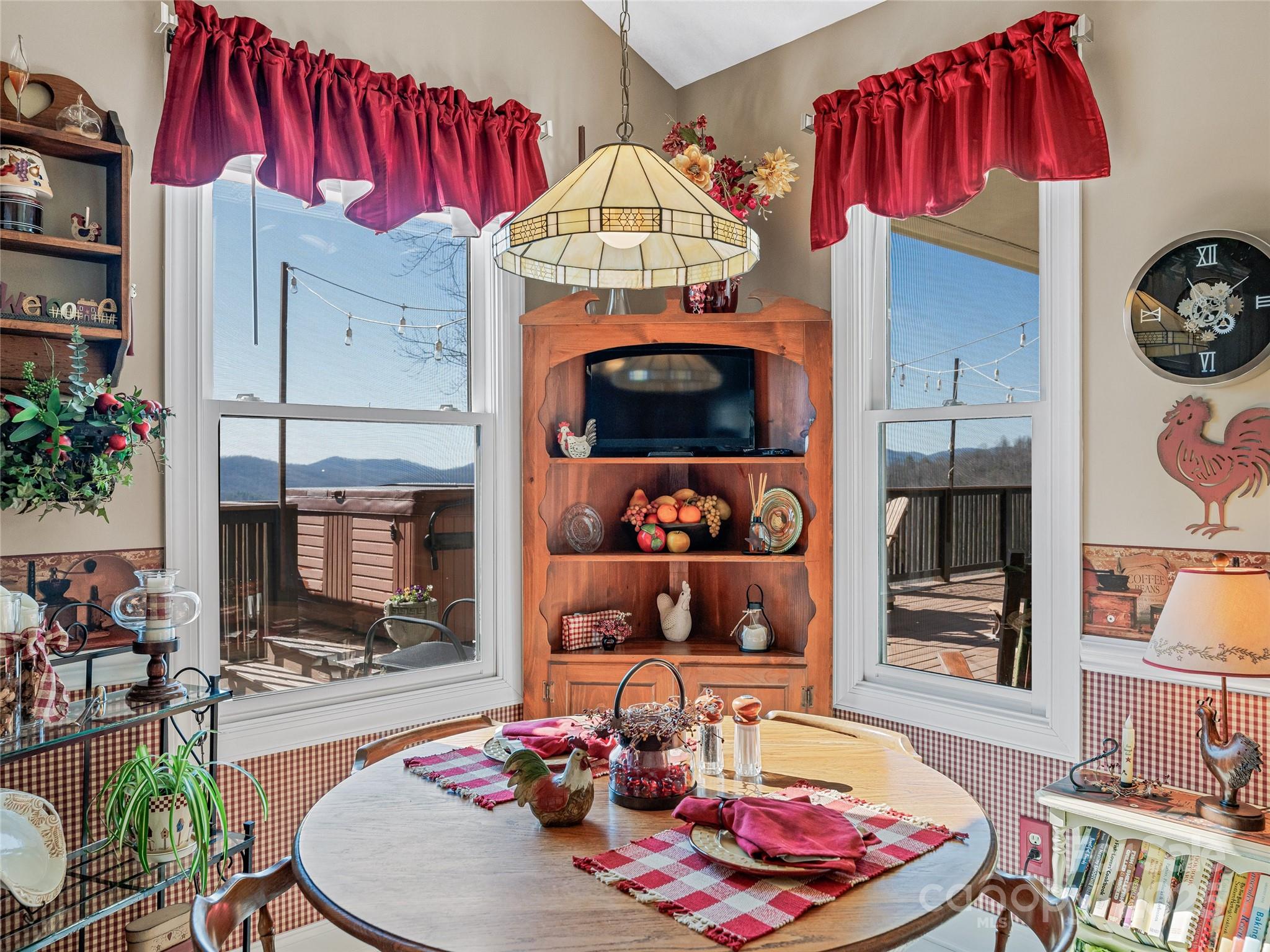 288 Hawks Point Drive Zirconia NC 28790