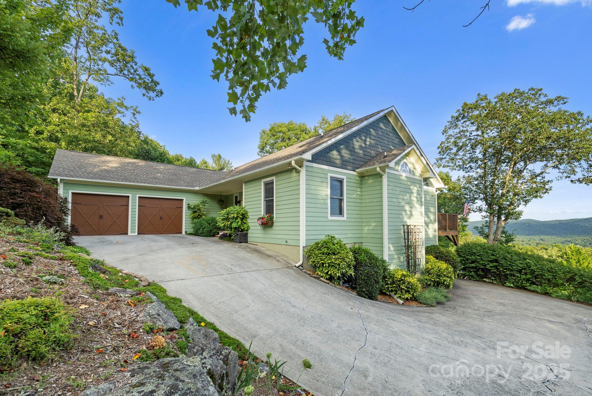 288 Hawks Point Drive Zirconia NC 28790