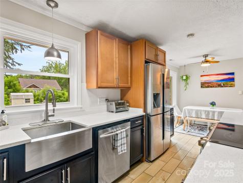 11 Oakley Dogwood Drive Asheville NC 28803