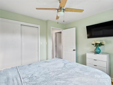 11 Oakley Dogwood Drive Asheville NC 28803