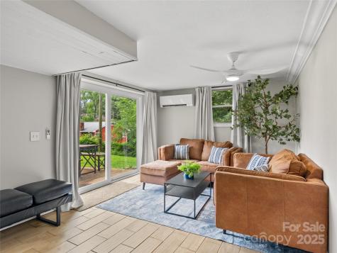 11 Oakley Dogwood Drive Asheville NC 28803