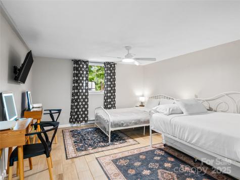 11 Oakley Dogwood Drive Asheville NC 28803