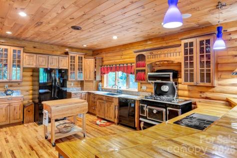 35 Falcon Crest Loop Maggie Valley NC 28751