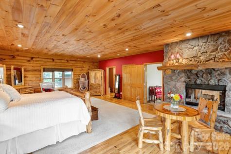 35 Falcon Crest Loop Maggie Valley NC 28751