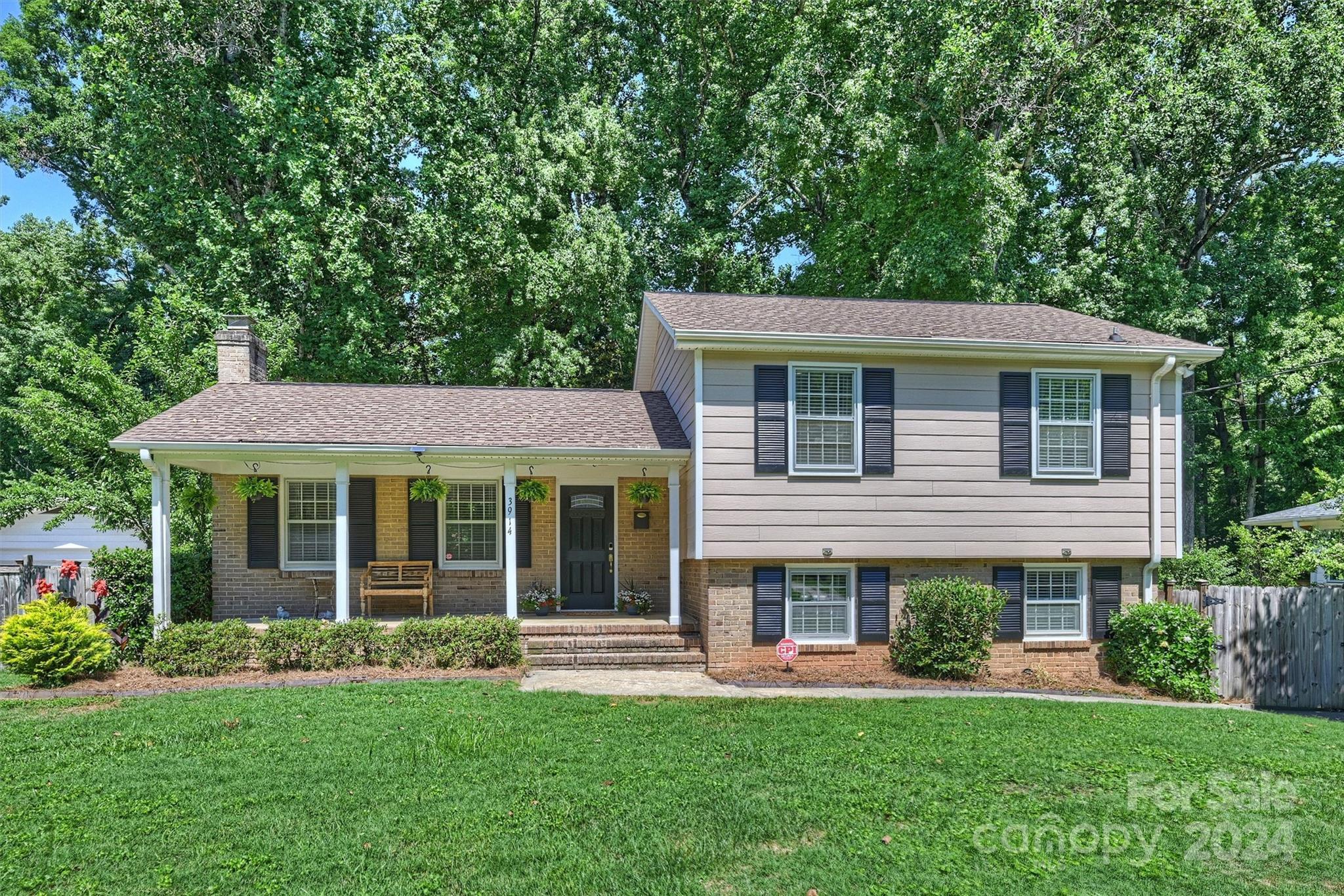 3914 Sussex Avenue Charlotte NC 28210