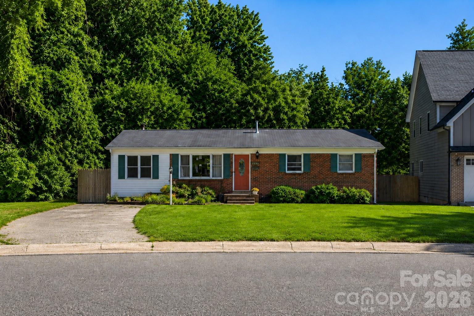 1122 Zion Court Charlotte NC 28209