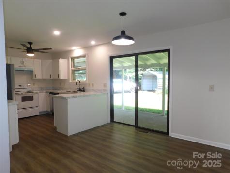 125 Fulton Drive Hendersonville NC 28792