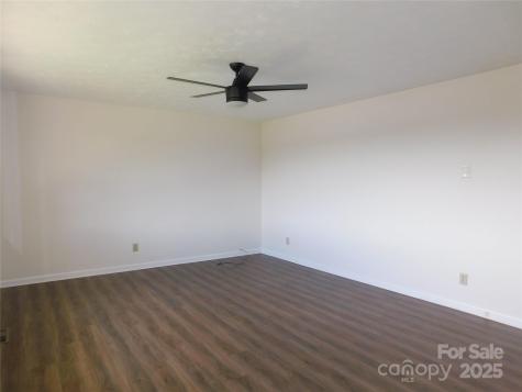 125 Fulton Drive Hendersonville NC 28792