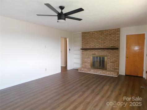 125 Fulton Drive Hendersonville NC 28792