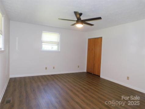 125 Fulton Drive Hendersonville NC 28792