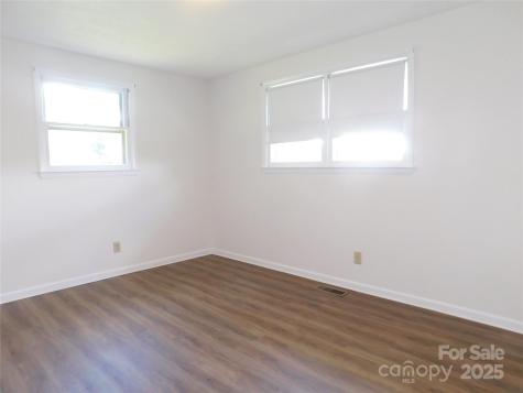 125 Fulton Drive Hendersonville NC 28792