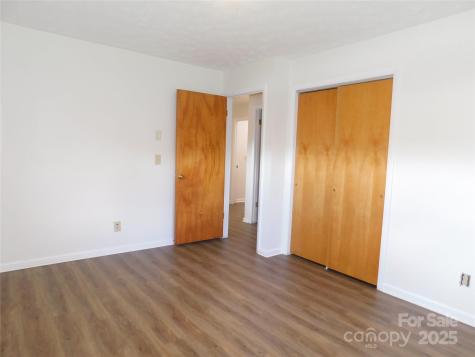 125 Fulton Drive Hendersonville NC 28792