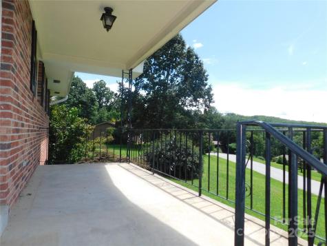 125 Fulton Drive Hendersonville NC 28792