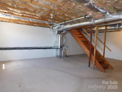 125 Fulton Drive Hendersonville NC 28792