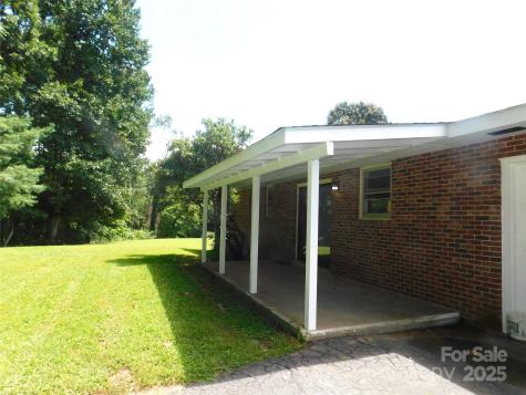 125 Fulton Drive Hendersonville NC 28792