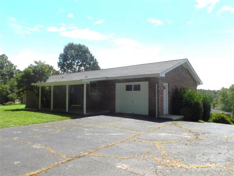 125 Fulton Drive Hendersonville NC 28792