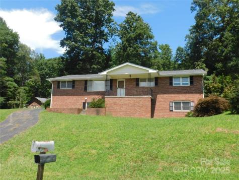 125 Fulton Drive Hendersonville NC 28792