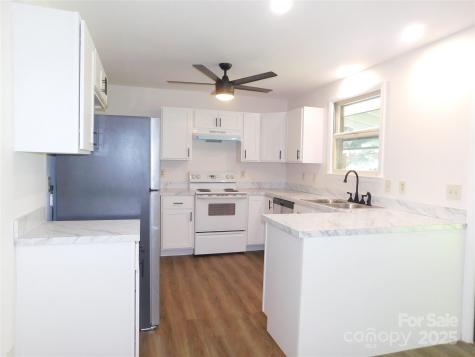 125 Fulton Drive Hendersonville NC 28792