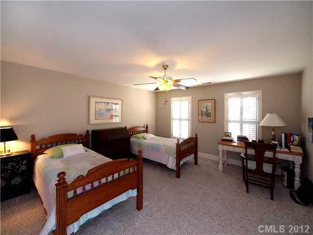 10925 Oak Pond Circle Charlotte NC 28277