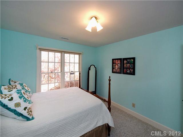 10925 Oak Pond Circle Charlotte NC 28277