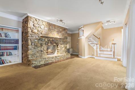 655 21st Avenue NW Hickory NC 28601