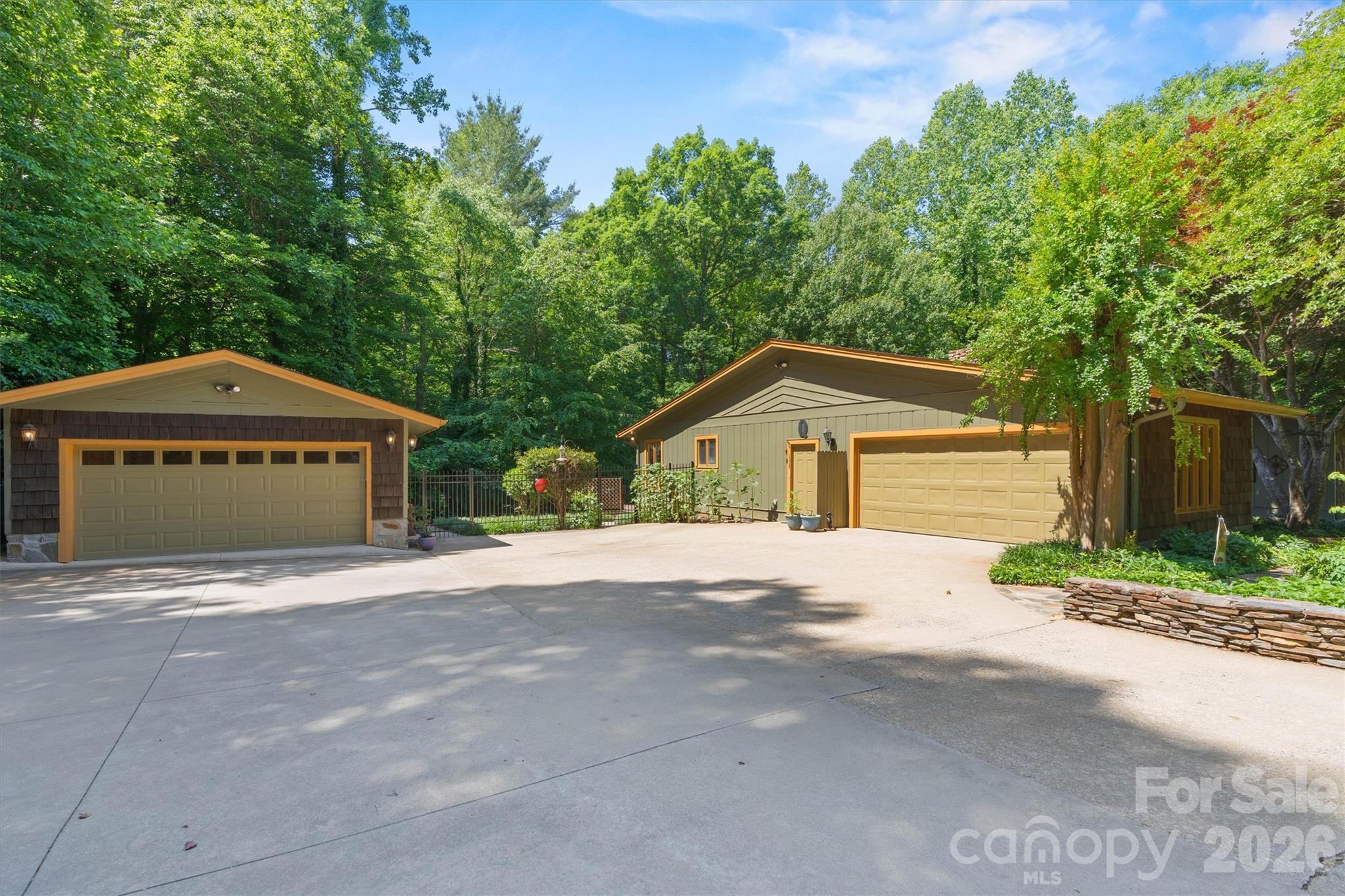 655 21st Avenue NW Hickory NC 28601