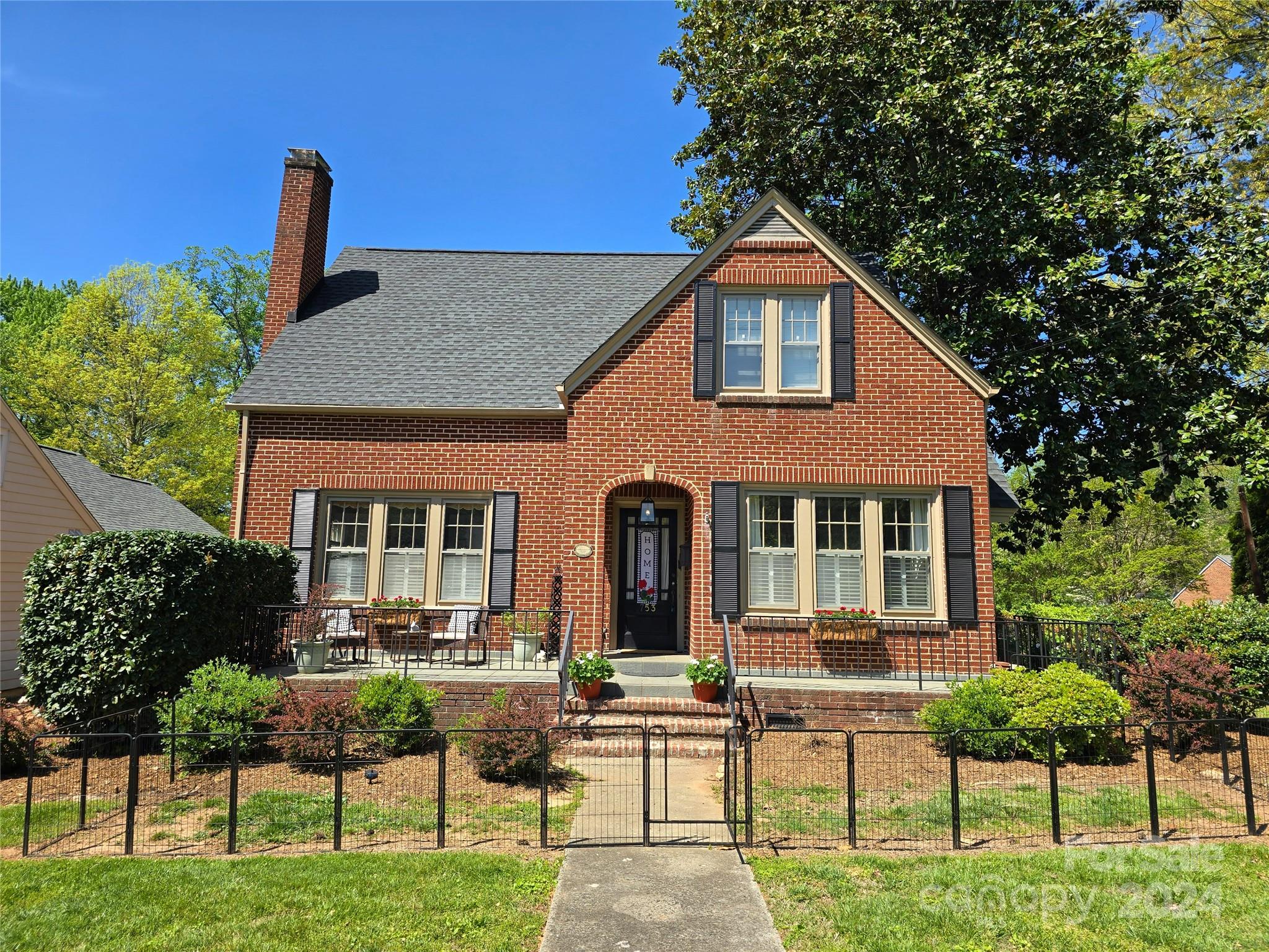 753 N Center Street Hickory NC 28601