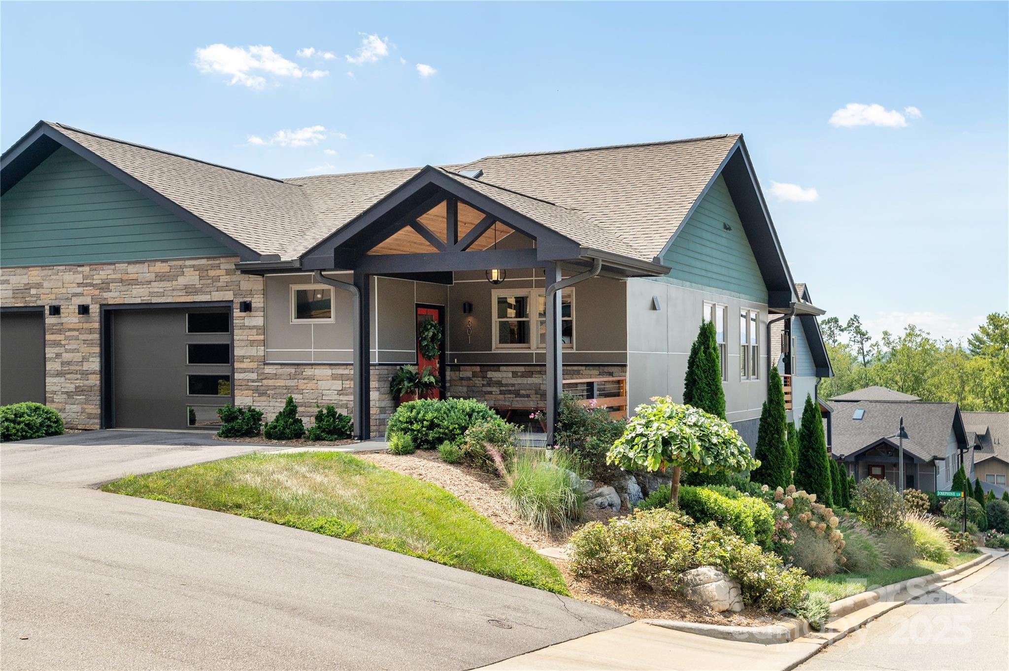 301 Ava Lane Asheville NC 28804