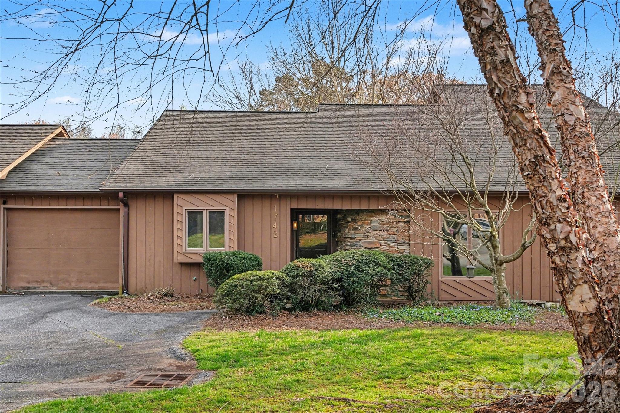 1742 NE 12th Street Hickory NC 28601