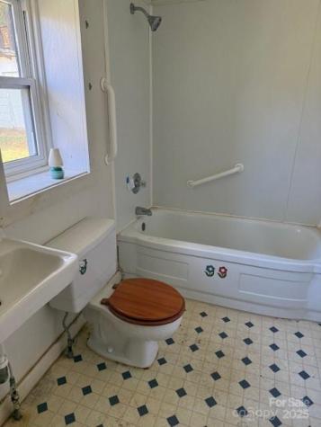 9 Karen Place Asheville NC 28806