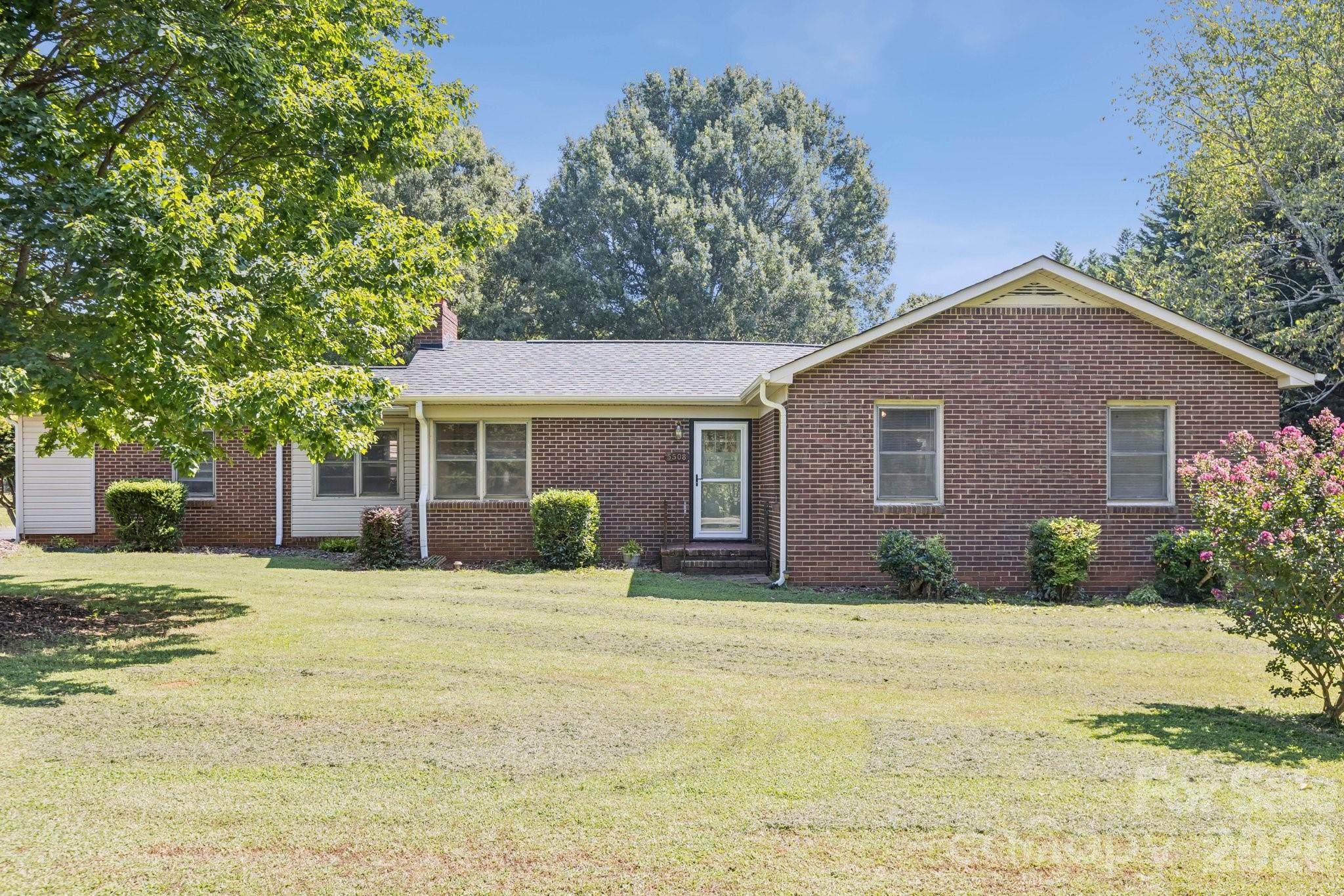 5508 Crestland Avenue Charlotte NC 28269