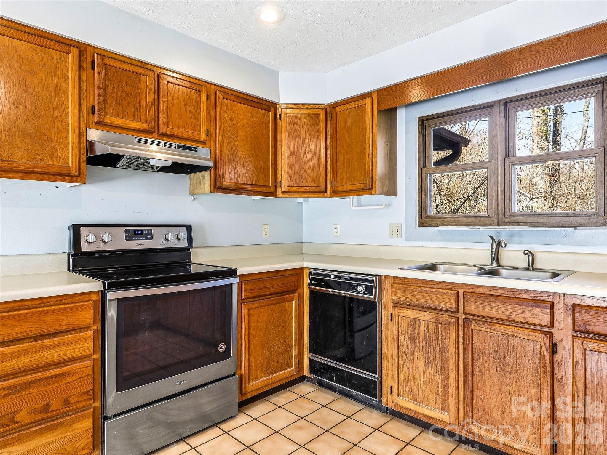 7 Nelson Road Hendersonville NC 28791