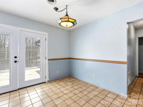 7 Nelson Road Hendersonville NC 28791