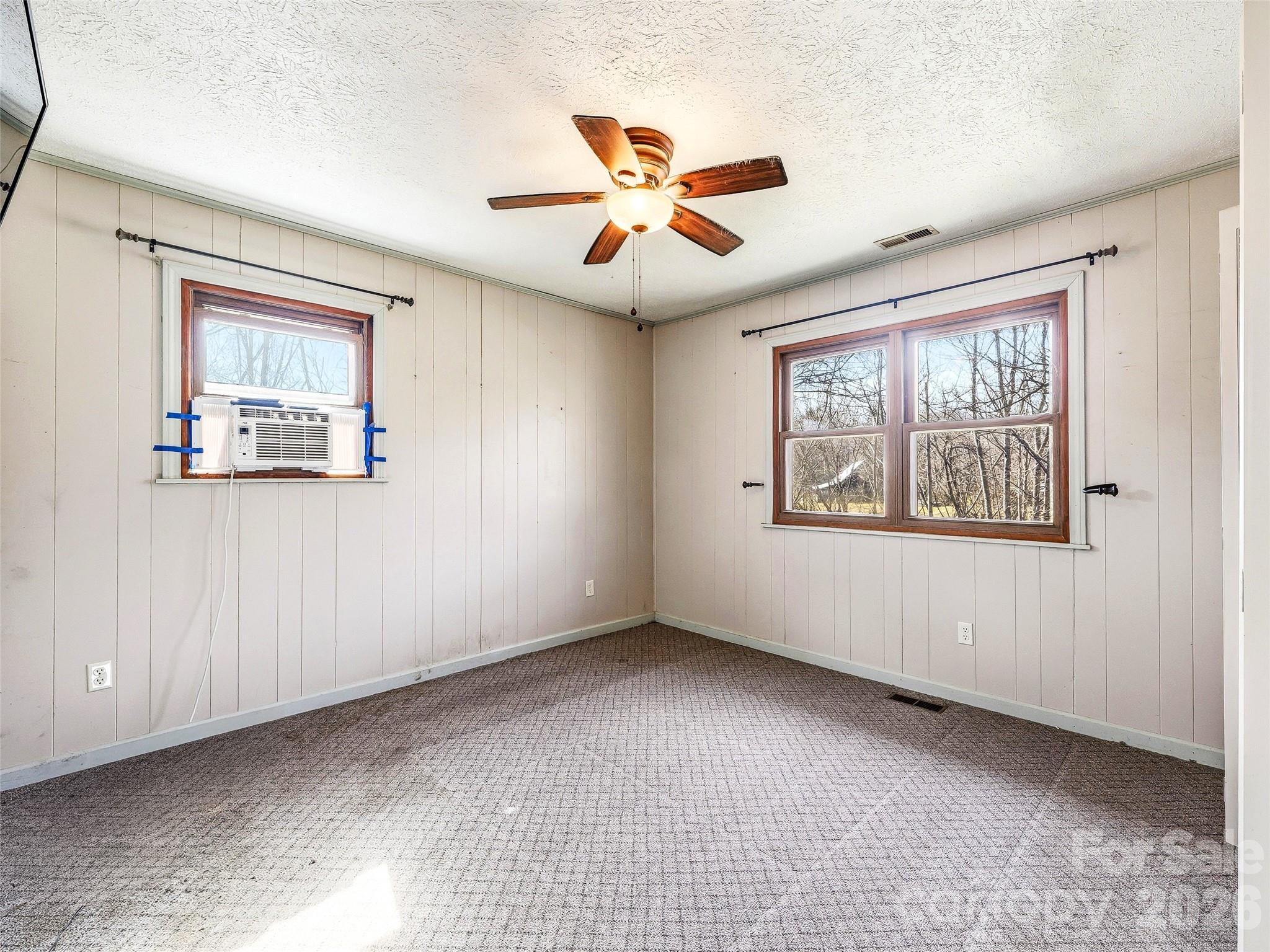 7 Nelson Road Hendersonville NC 28791