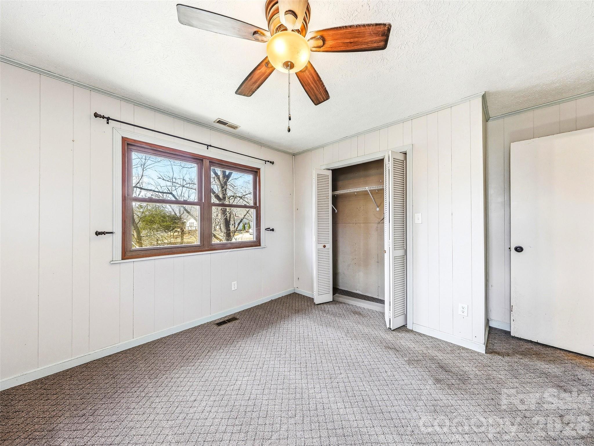 7 Nelson Road Hendersonville NC 28791