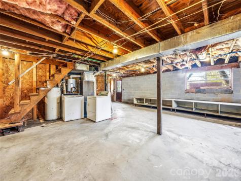 7 Nelson Road Hendersonville NC 28791