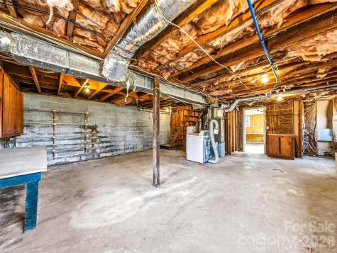 7 Nelson Road Hendersonville NC 28791