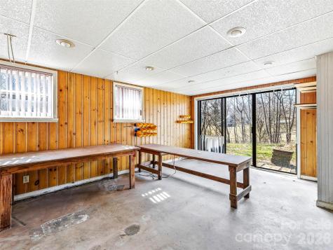 7 Nelson Road Hendersonville NC 28791