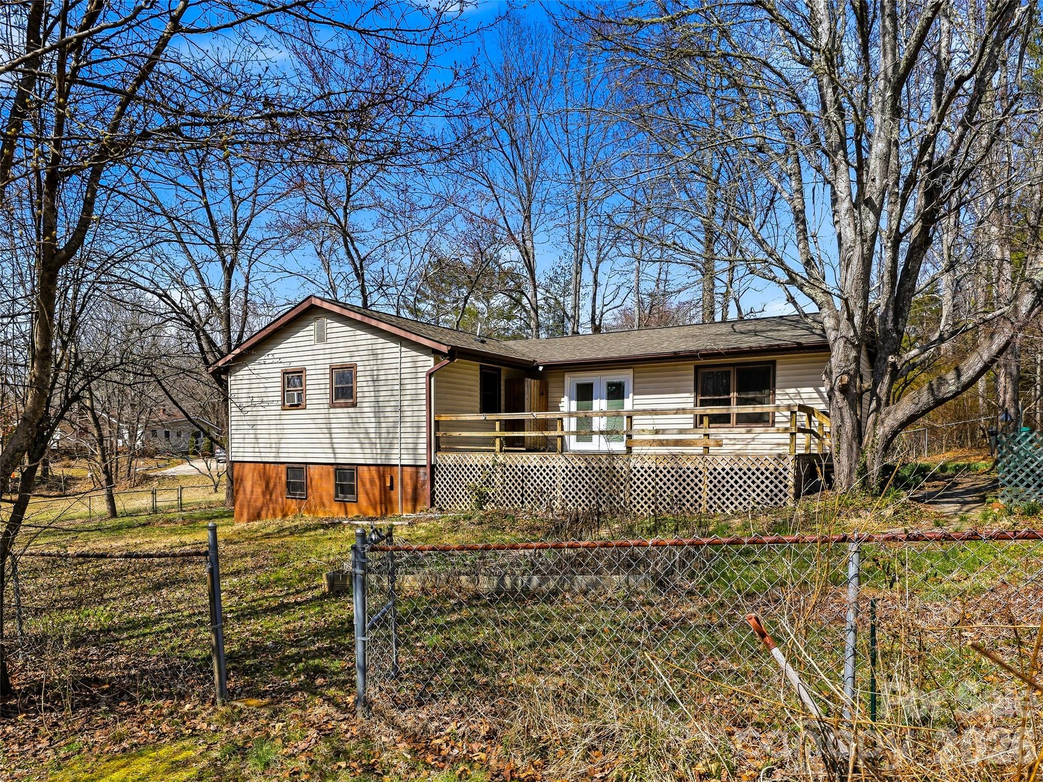 7 Nelson Road Hendersonville NC 28791