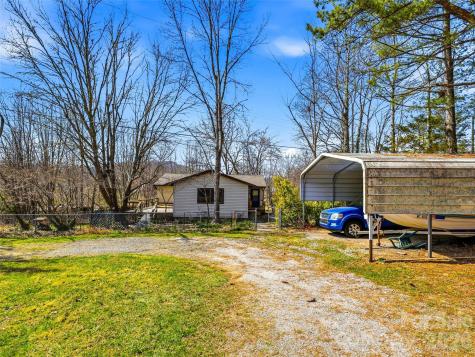 7 Nelson Road Hendersonville NC 28791