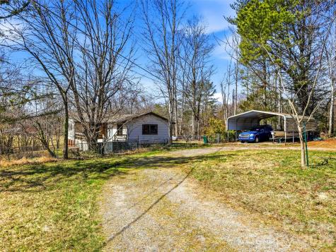 7 Nelson Road Hendersonville NC 28791