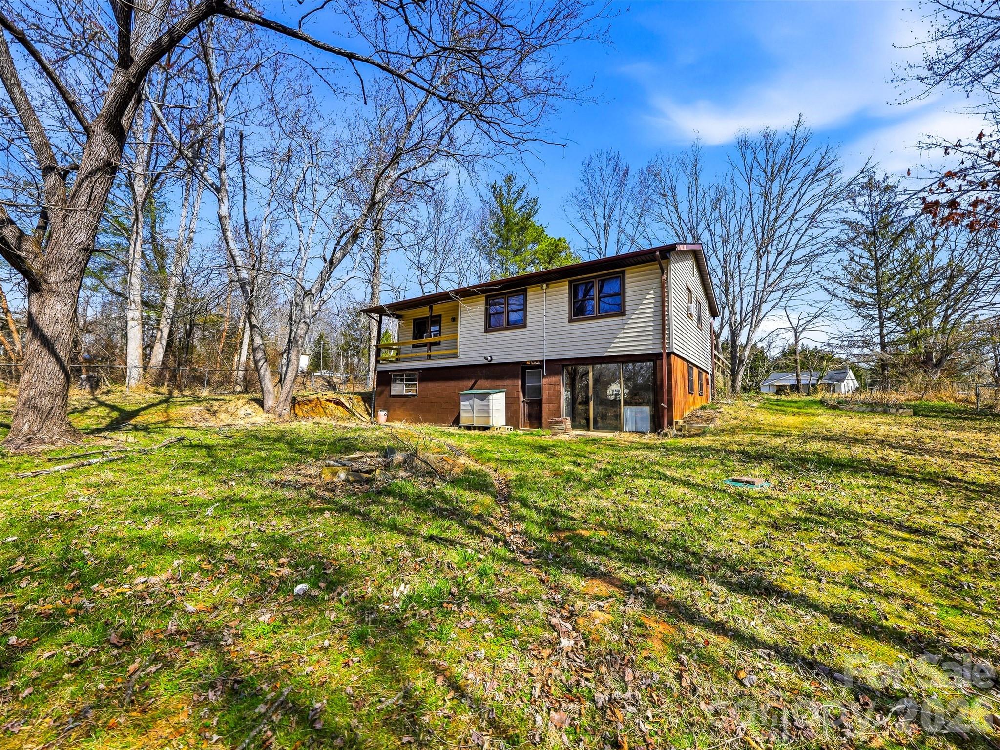 7 Nelson Road Hendersonville NC 28791