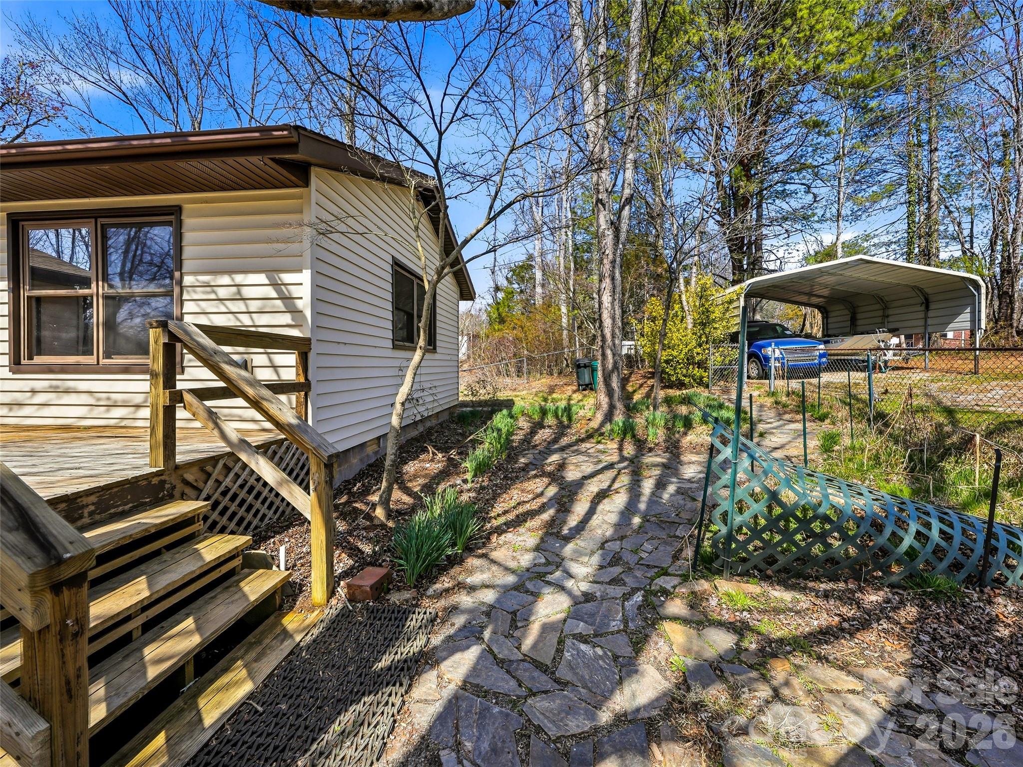 7 Nelson Road Hendersonville NC 28791