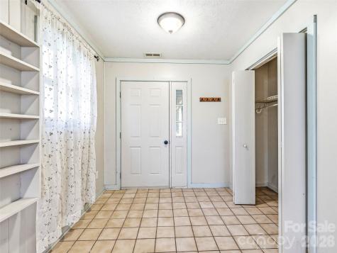 7 Nelson Road Hendersonville NC 28791