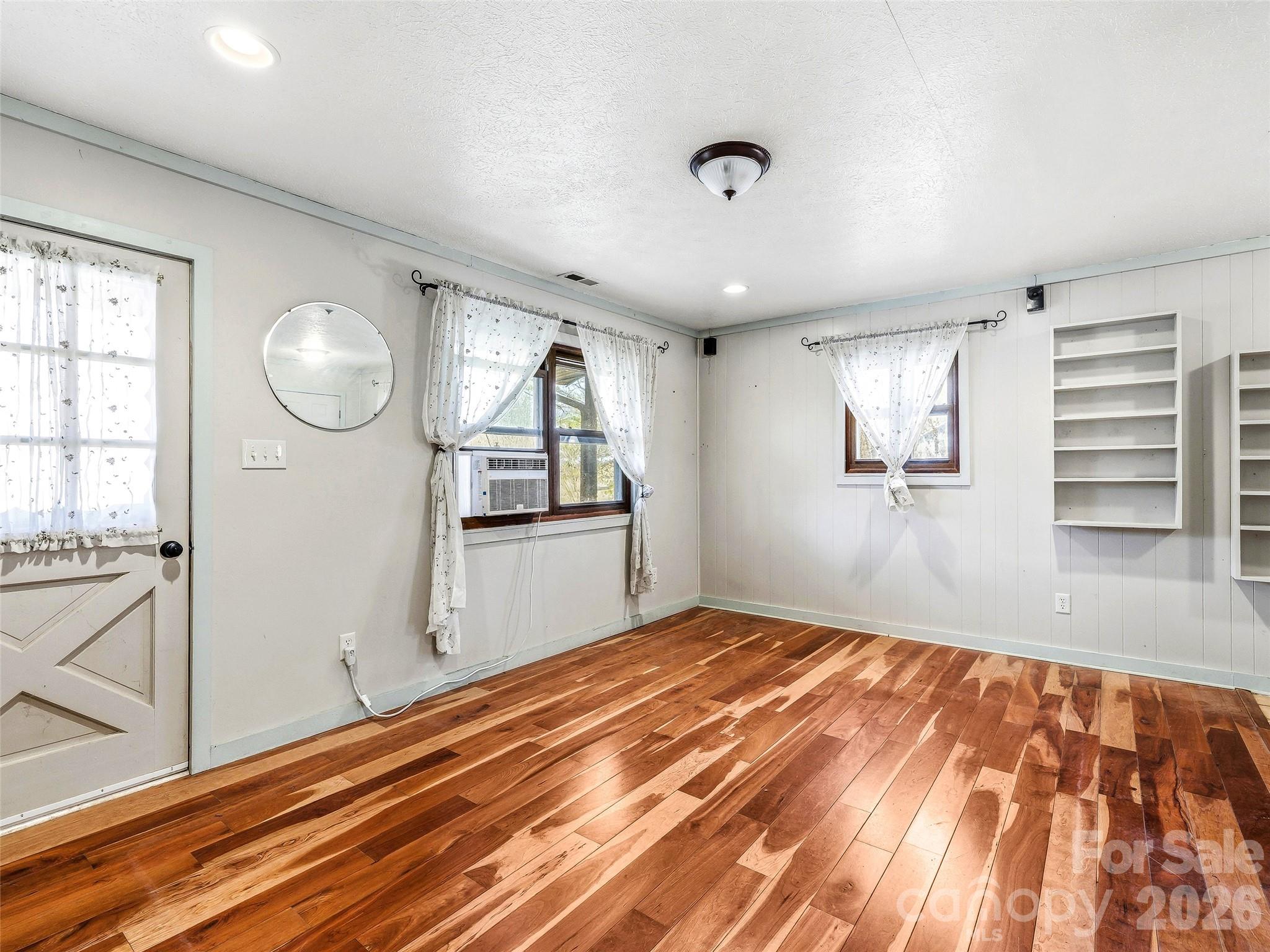 7 Nelson Road Hendersonville NC 28791