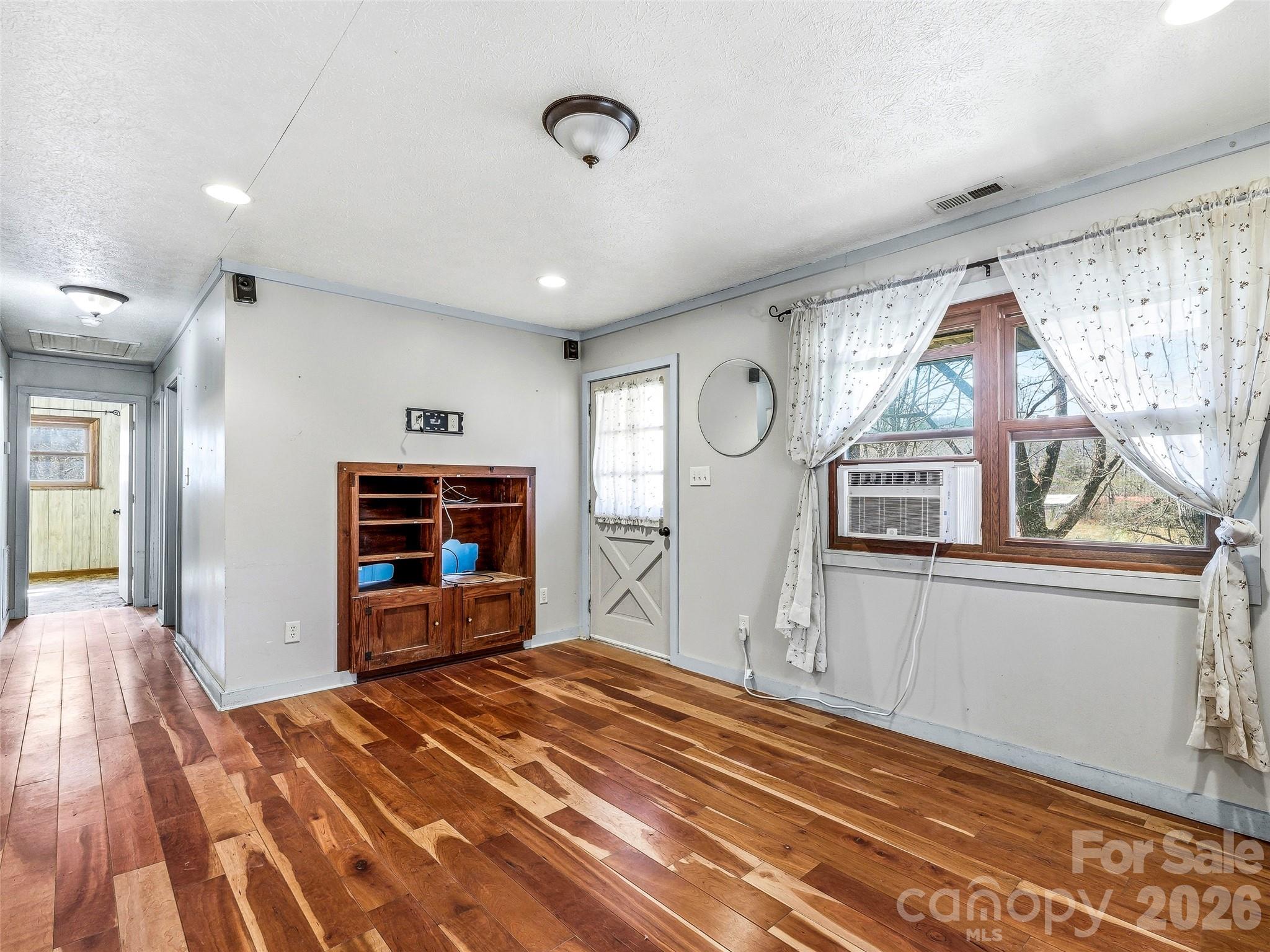 7 Nelson Road Hendersonville NC 28791