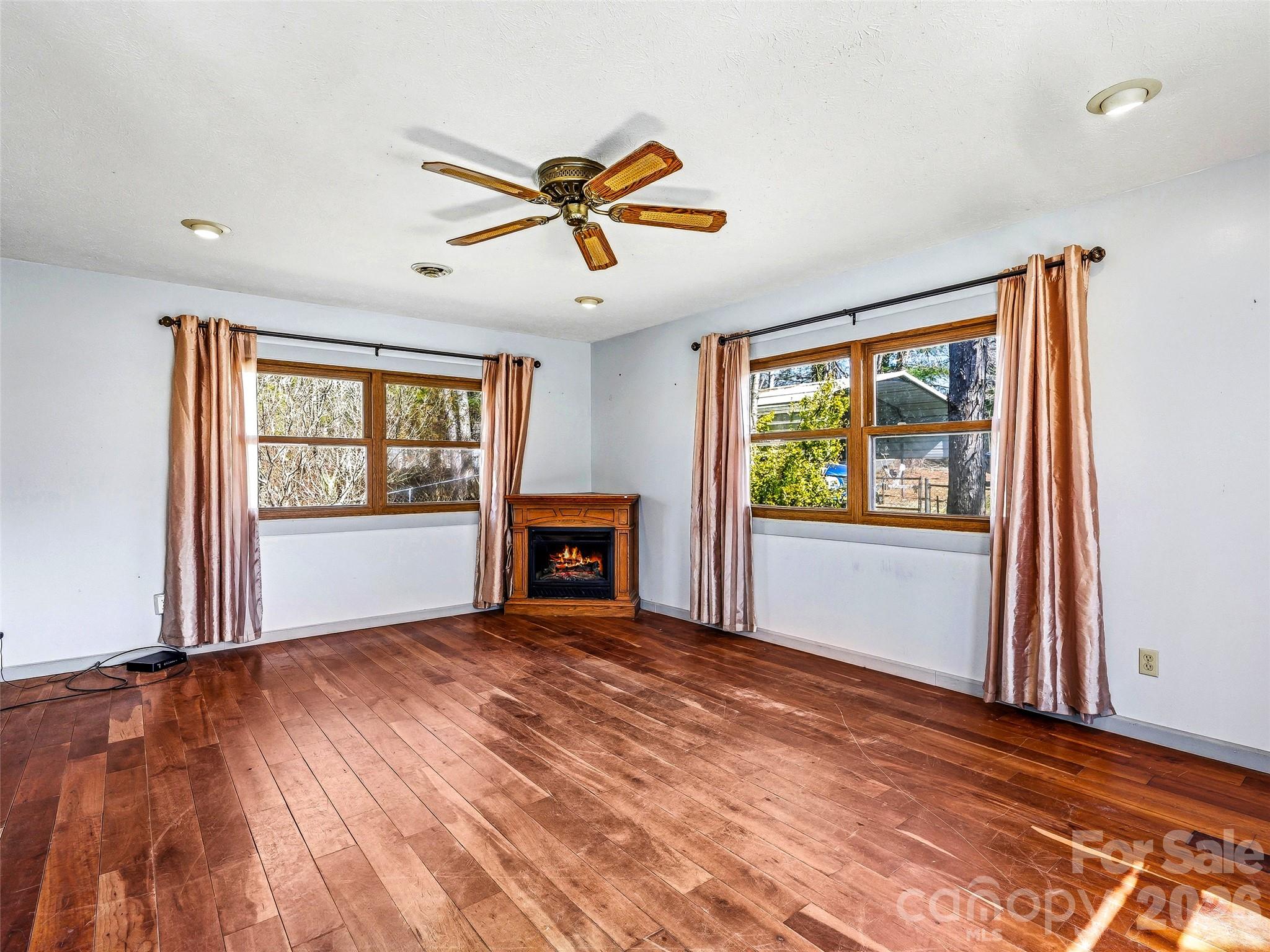 7 Nelson Road Hendersonville NC 28791