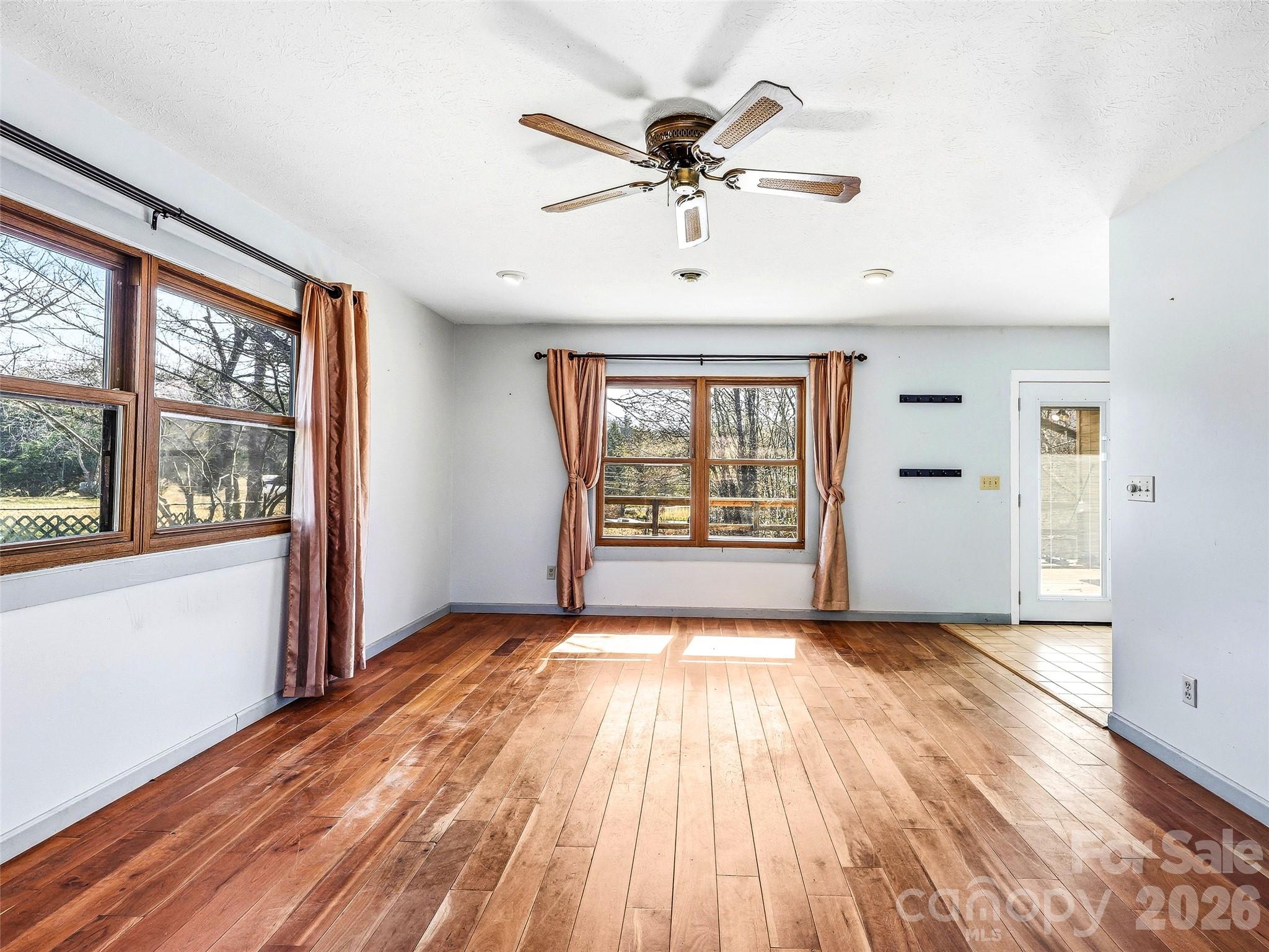 7 Nelson Road Hendersonville NC 28791