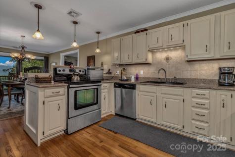 31 Mark Twain Road Asheville NC 28805