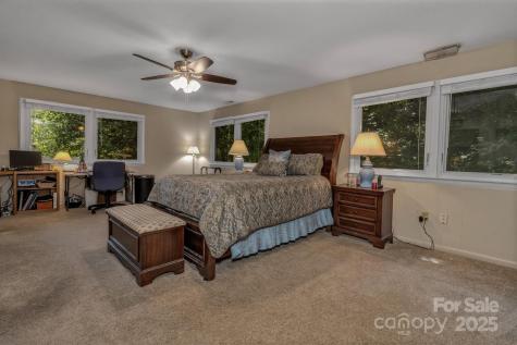 31 Mark Twain Road Asheville NC 28805